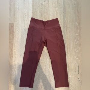 Old Navy Women’s Elevate high waisted crop Leggings